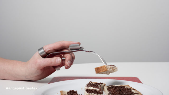 eten en drinken aangepast bestek